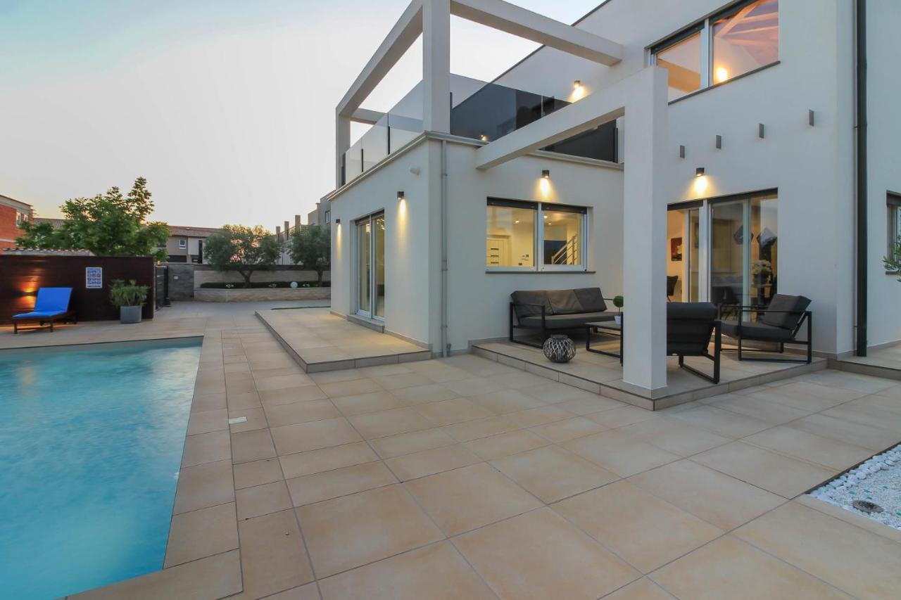 Modern Villa Nerina With Private Pool Near Pula Exterior foto