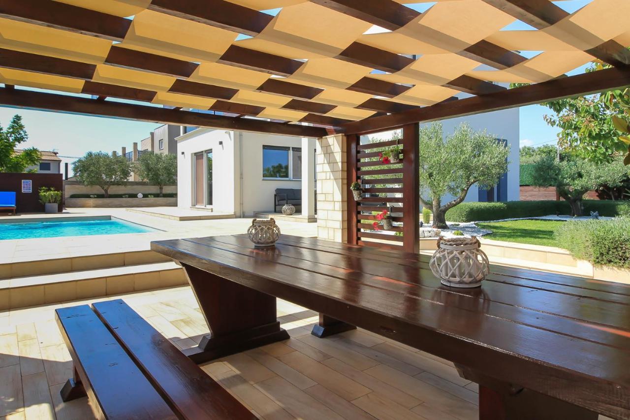 Modern Villa Nerina With Private Pool Near Pula Exterior foto