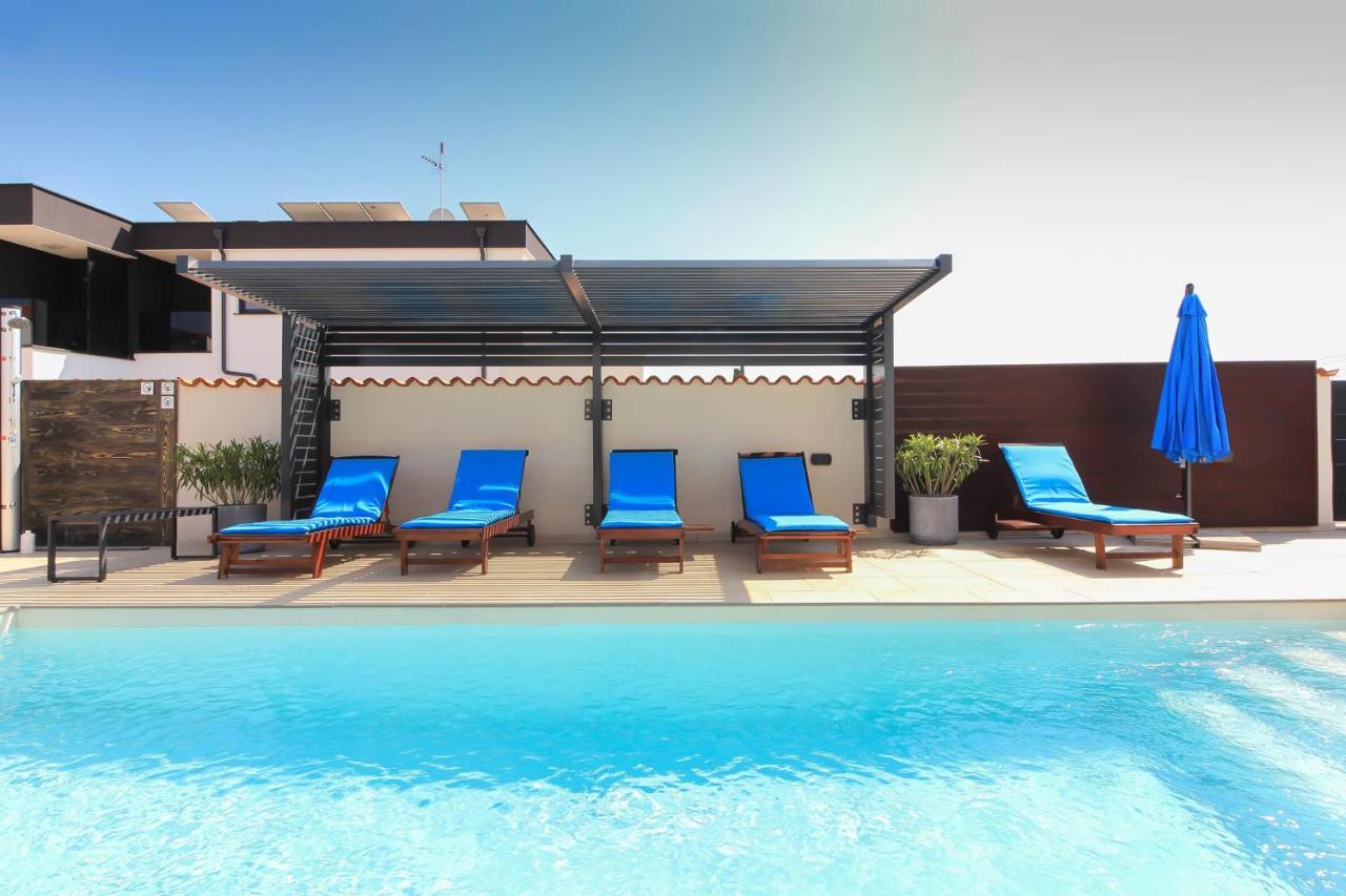 Modern Villa Nerina With Private Pool Near Pula Exterior foto