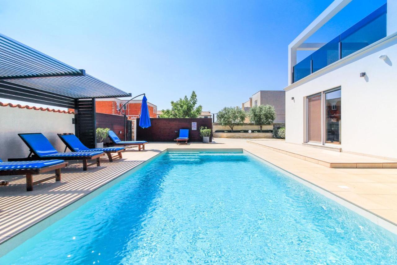 Modern Villa Nerina With Private Pool Near Pula Exterior foto
