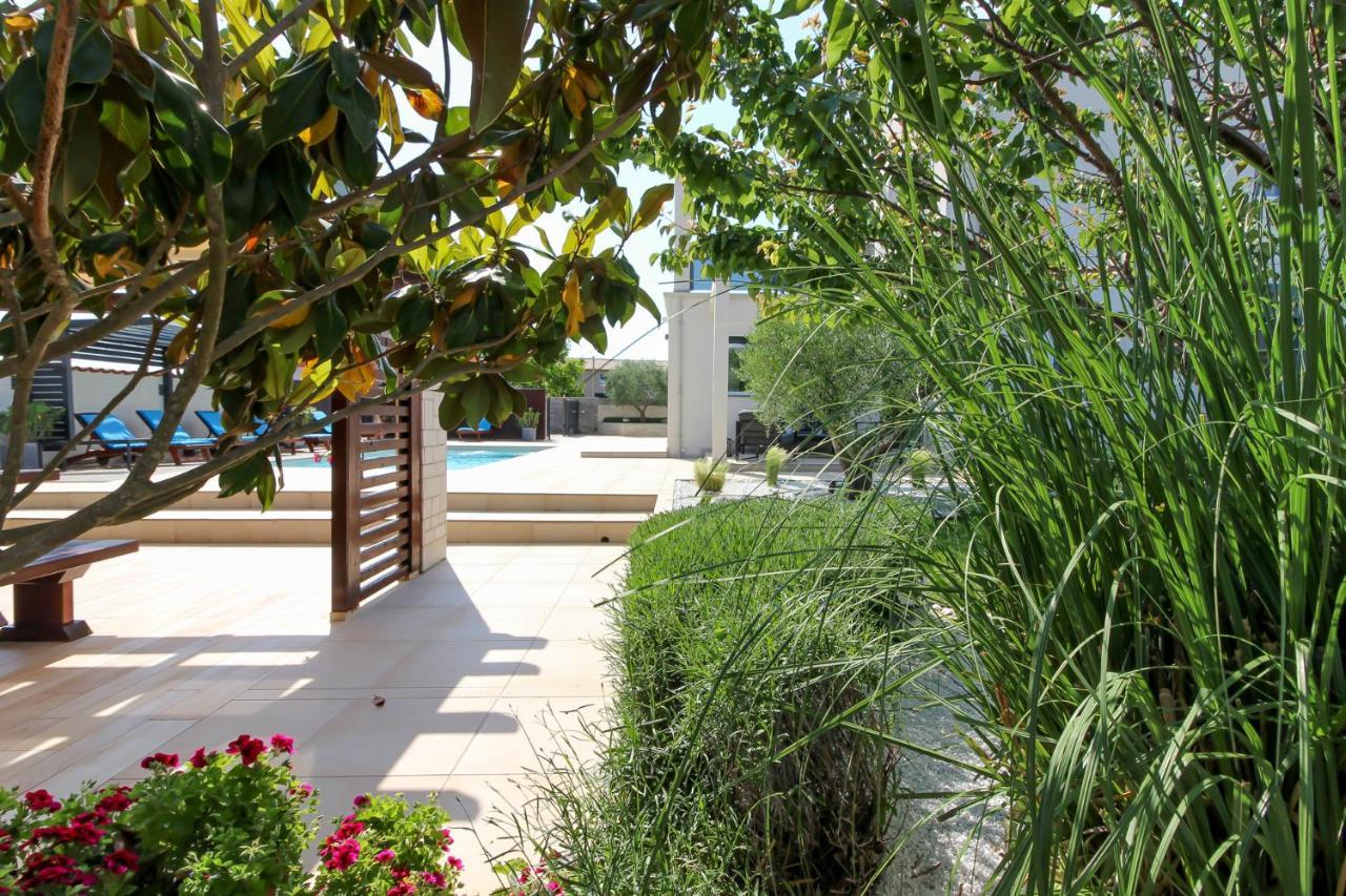 Modern Villa Nerina With Private Pool Near Pula Exterior foto