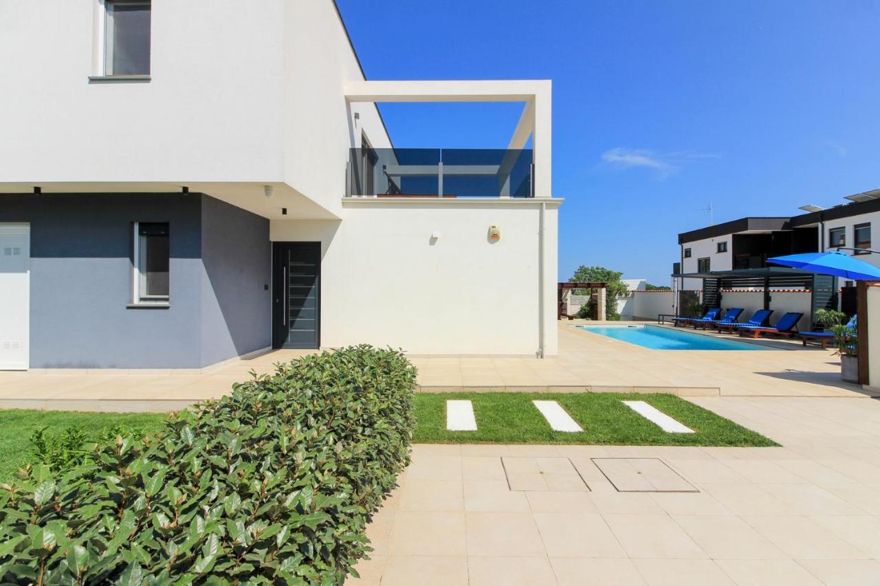 Modern Villa Nerina With Private Pool Near Pula Exterior foto