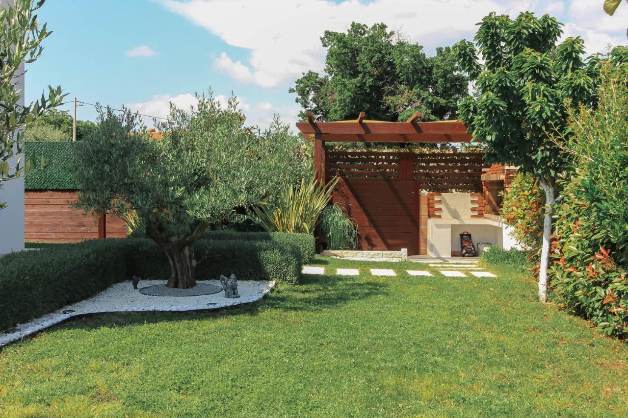 Modern Villa Nerina With Private Pool Near Pula Exterior foto