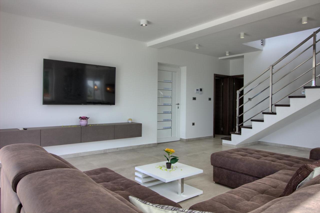 Modern Villa Nerina With Private Pool Near Pula Exterior foto