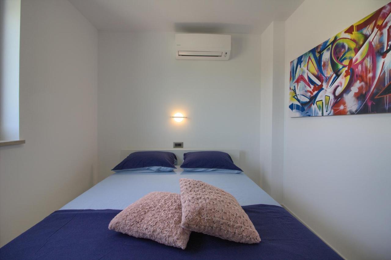 Modern Villa Nerina With Private Pool Near Pula Exterior foto