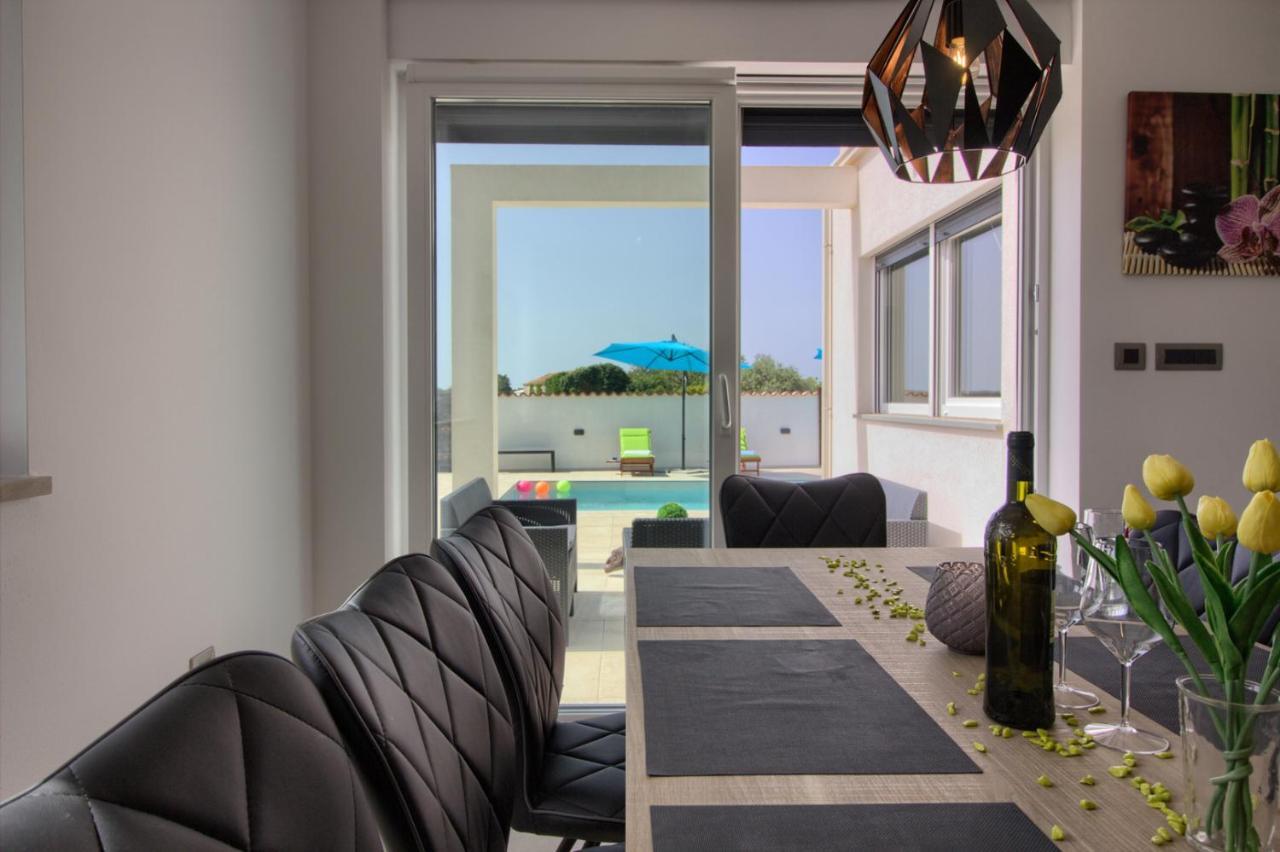 Modern Villa Nerina With Private Pool Near Pula Exterior foto